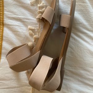 Steve Madden Size 9.5 Nude elastics ankle sandal